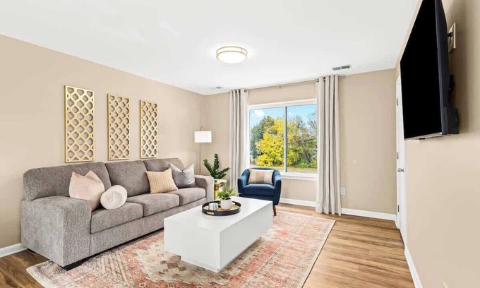Roseville Apartamento | Charming New Unit in the Heart of Roseville