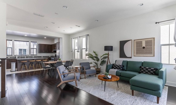Newark Casa | Charming Newark 4BR w/ 2-Car Garage, nr Cinema & Sports, by Blueground