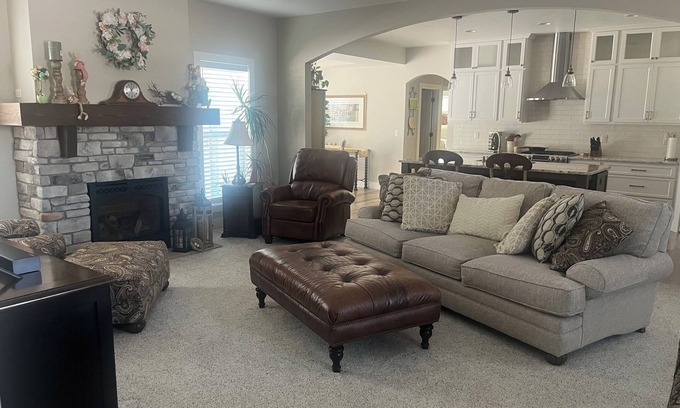 Butte Des Morts Casa | Charming newer 3-bedroom house in Greenville; 2.5 mi from Appleton airport