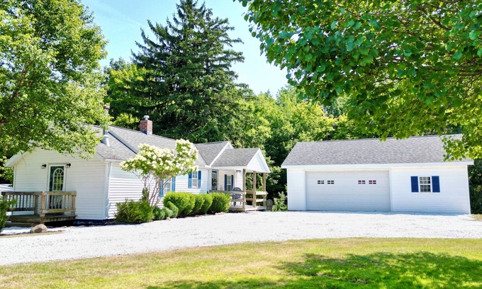 Geneva Casa | Charming- Newly Listed, SPIRE, GOTL, Wineries