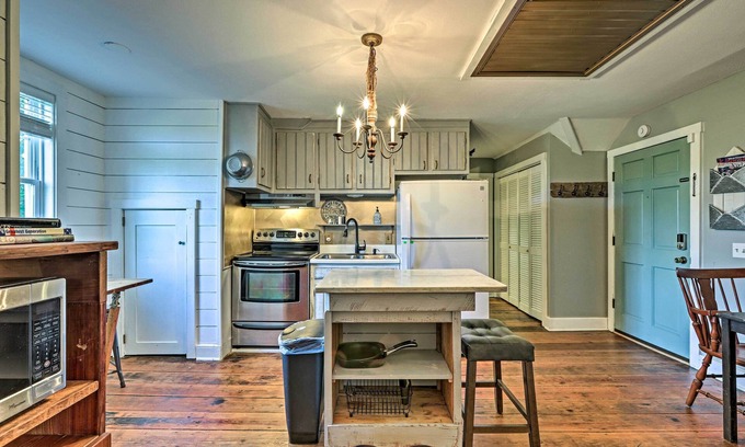 Newnan Casa | Charming Newnan Carriage House on 95 Acres!