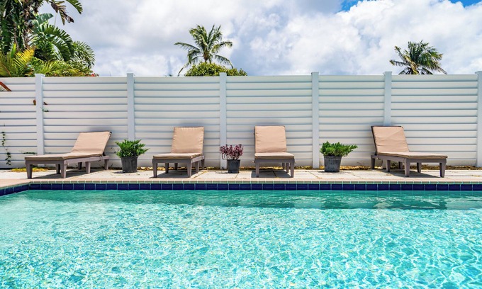 Garden Isles Casa | Charming Oasis 2BR Home with Pool, 8-mins to Ocean