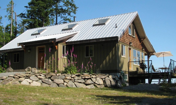 Pender Island Casa | Encantadora casa con vista al mar y bañera de hidromasaje