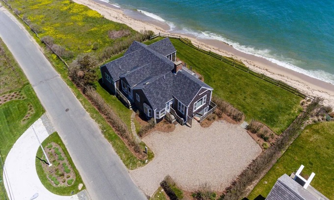 Siasconset Casa | Charming Oceanfront Cottage - 8 Minute Walk to Sankaty Head Lighthouse