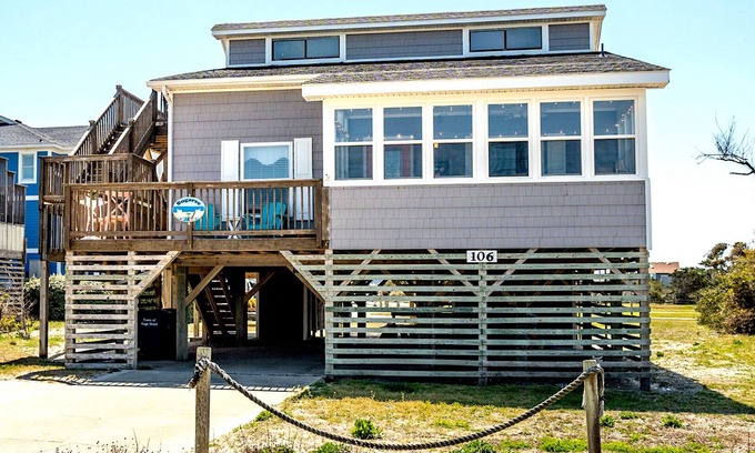 South Nags Head Casa | Casa recién remodelada a pasos de la playa en South Nags Head