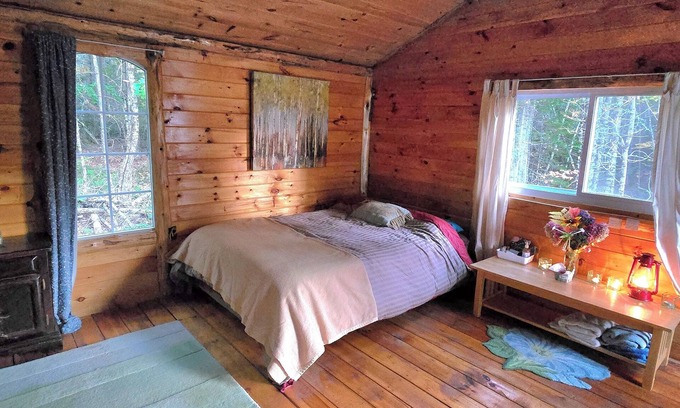 Lincolnville Cabina | Charming Off- Grid cabin 5 min from the ocean in Midcoast Maine