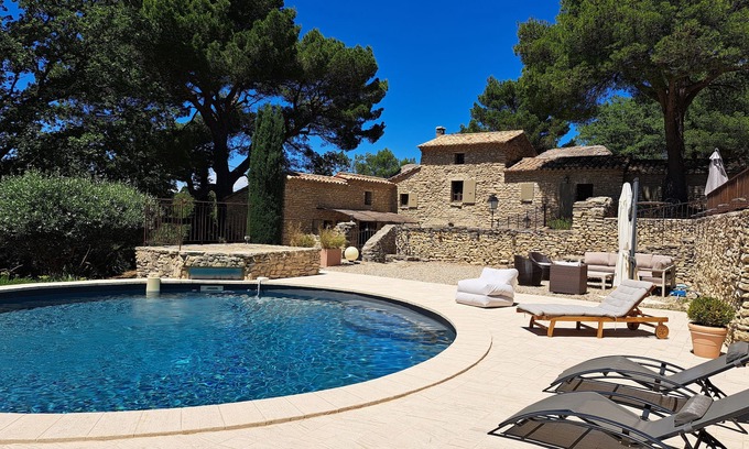 Saumane-de-Vaucluse Casa | Charming old farmhouse isolated in the countryside of Provence