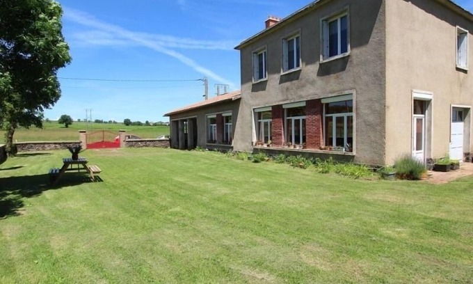 Le Brignon Cabaña | Casa rústica con terreno grande, preau cubierto y encanto escolar en gorges de Loire