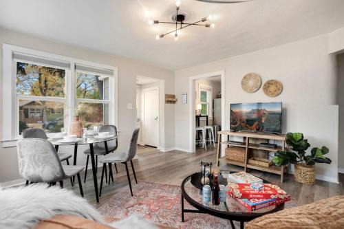 Capitol Hill Casa | Charming Old Town Bungalow with Free Cruiser Bikes