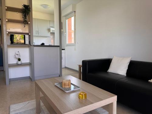 Blagnac Apartamento | Charming one bedroom apartment, - pres des commerces et tram FIBRE wifi, Airbus MEET super location