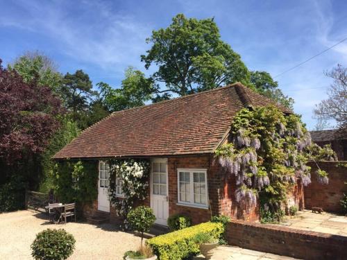 Mapledurwell Casa | Charming one bedroom cottage
