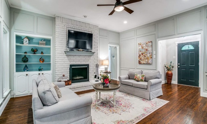 Grapevine Casa | CHARMING ONE STORY HOME IN THE HEART OF GRAPEVINE!
