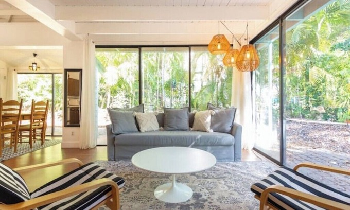 Coconut Grove Cabaña | Charming open floor plan cottage in desirable Miami, fast WiFi, walk to all