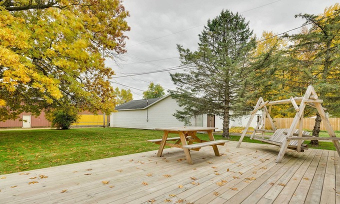 Frontier Casa | Charming Osseo Hideaway w/ Private Deck & Yard!