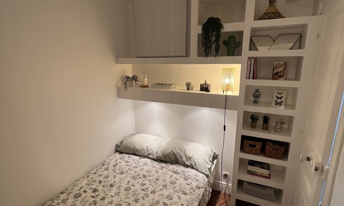 Plaisance Apartamento | Charming Parisen Studio