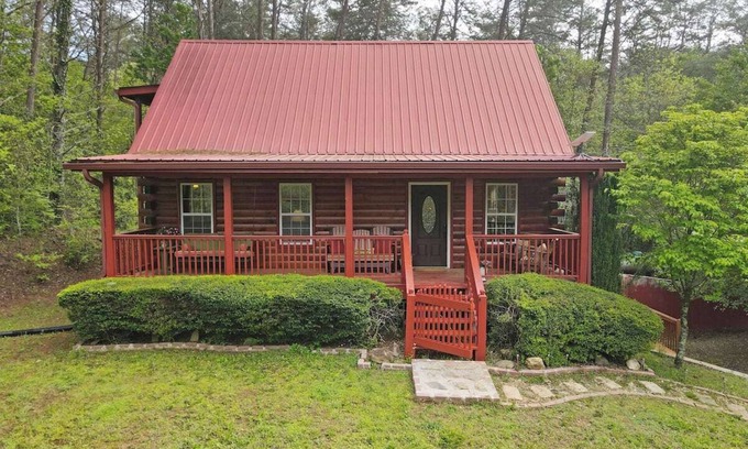 Copperhill Cabina | Charming Peaceful 2-bedroom cabin in Copperhill with WiFi and AC