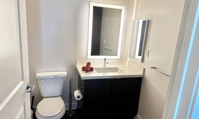 Glendale Apartamento | Charming, Peaceful Apartment Retreat in Griffith