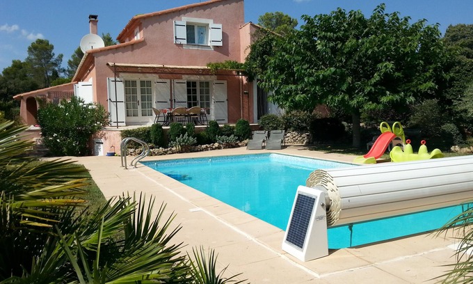 Sillans-la Cascade Villa | Villa con piscina privada climatizada (mediados de mayo - mediados de octubre) en el pueblo medieval