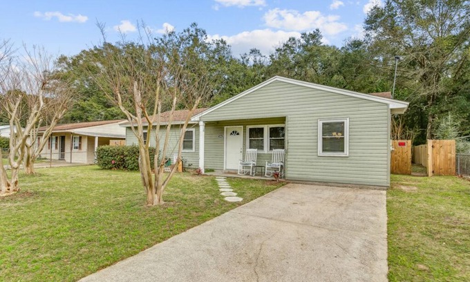 Bellview Casa | Charming Pet Friendly -3B Pensacola - Close to Bases!