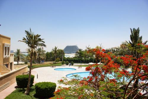 Bab Al Bahr Apartamento | Charming Pool View Studio Retreat at Bab Al Bahr