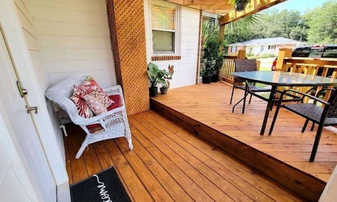 Charleston Apartamento | Charming Private Suite Close to Beach & Downtown