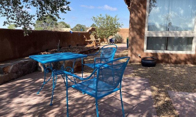 Taos Casa | Encantadora casa de estilo pueblo con increíbles vistas.