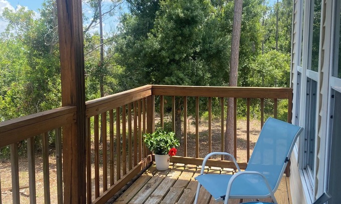Tropical Gulf Acres Casa | Charming Punta Gorda Treehouse vacation Villa overlooking Beautiful lake