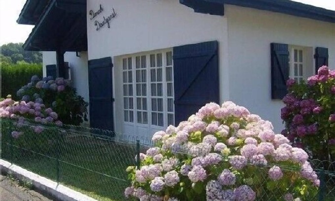 Cambo-les-Bains Apartamento | Apartamento encantador y tranquilo en Villa con jardín