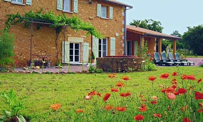 Vitrac-Saint-Vincent Cabaña | Casa rural con jardín cerrado, cerca de pueblo pintoresco, equipada con chimenea y zona infantil