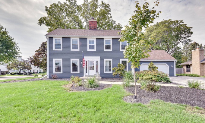 Racine Casa | Charming Racine Home - Walk to Lake Michigan!