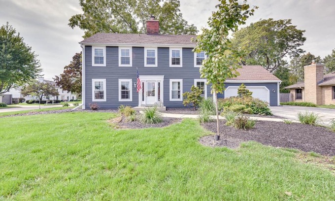 Racine Casa | Charming Racine Home - Walk to Lake Michigan!