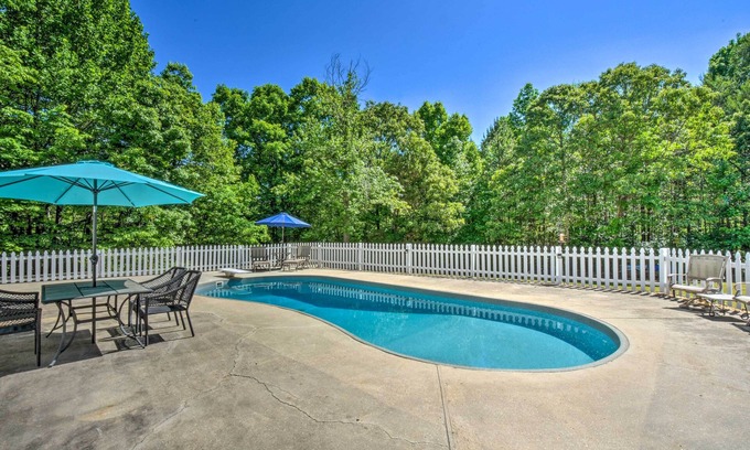Gainesville Casa | Charming Ranch-Style Home Near Lake Lanier!