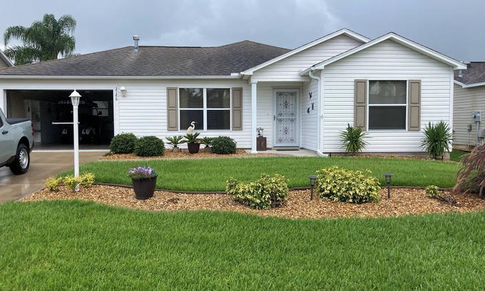 The Villages Casa | Charming Ranch with prime Location! Just west of Buena Vista Blvd between 466's