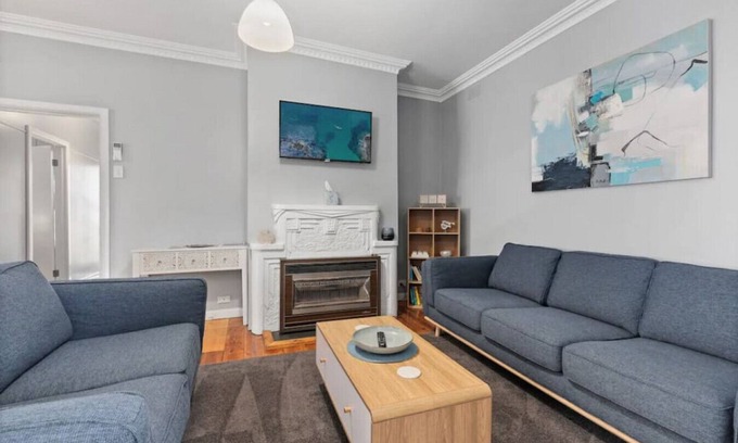 Redan Cabaña | Charming Ballarat Escape: Inviting Country Cottage