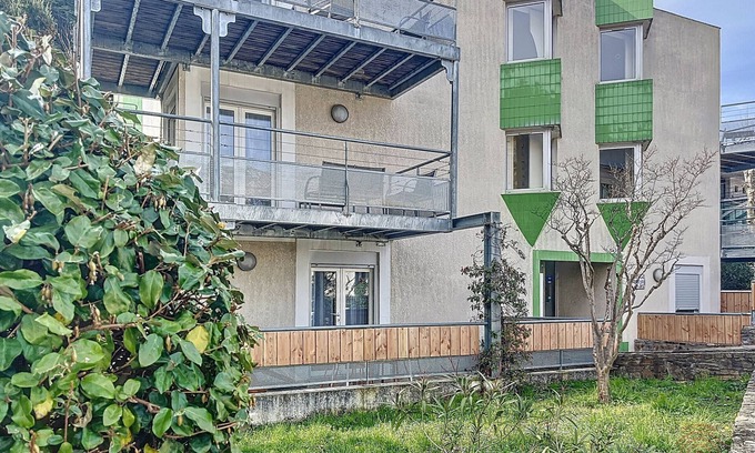 Lamalou-les-Bains Apartamento | Estudio renovado con terraza, cerca del centro y de los Thermes, acepta mascotas, Lamalou-les-Bains