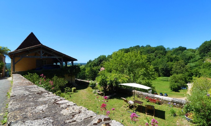 Limeuil Casa | CASA ADORABLE DEL XVII CON JARDIN Y VISTA EN LA CLASE DE LIMEUIL DEL PUEBLO