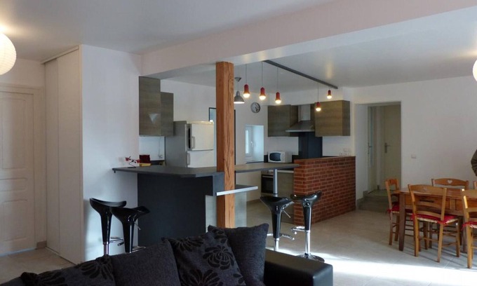 Poezat Cabaña | Casa rural renovada con jardín y comodidades modernas