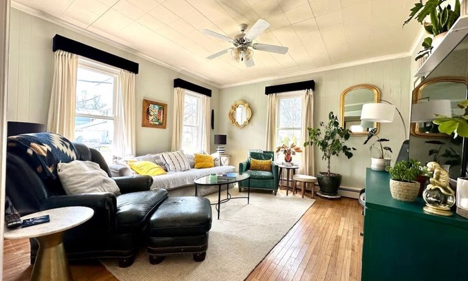 Naples Casa | Charming renovated farmhouse in Naples NY