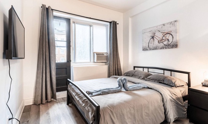 Mile End Apartamento | Charming renovated studio AC/balcony