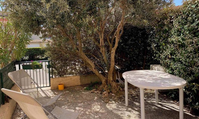 Meze Apartamento | Apartamento renovado cerca de la playa en Mèze, con jardín privado y todas las comodidades