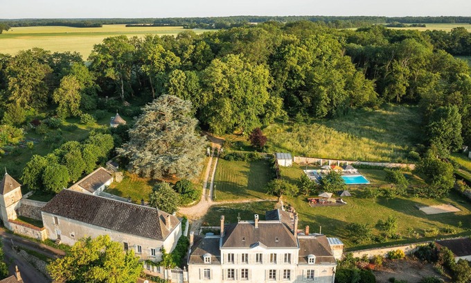 Thury Casa | Encantador, Borgoña, el valle del Loira, 19 personas, piscina climatizada