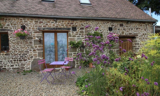 L'Epinay-le-Comte Cabaña | Escapada campestre: Granja restaurada con jardín, spa y actividades al aire libre