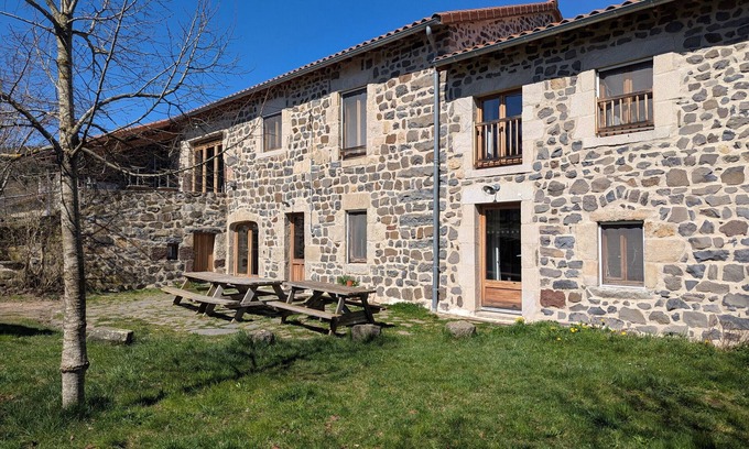 Arlempdes Cabaña | Casa rural con encanto, 6 hab, 3 baños, jardín, cerca del Castillo de Arlempdes