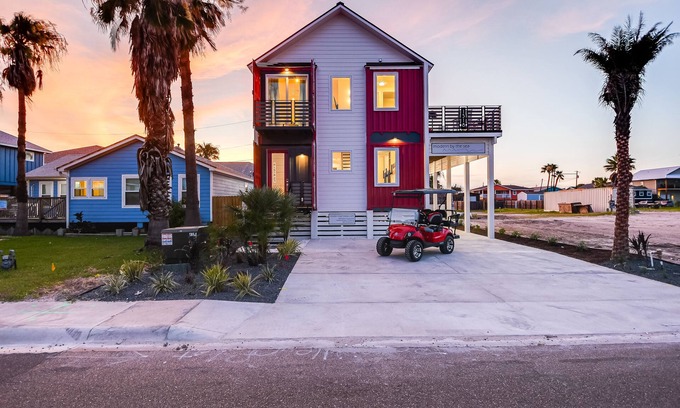 Shibui Sands Casa | Charming Retreat, cocktail pool, walking distance to the beach!