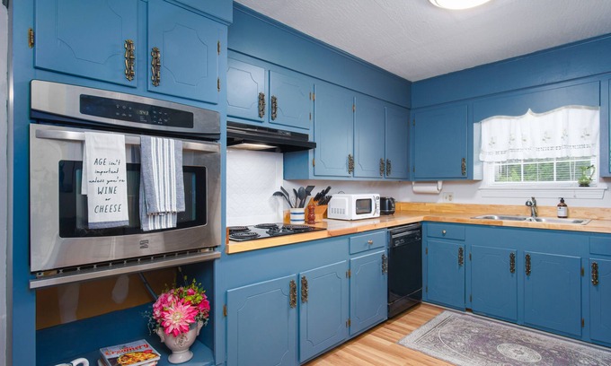 Hattiesburg Casa | Charming retreat close to downtown, restaurants and Southern Miss.