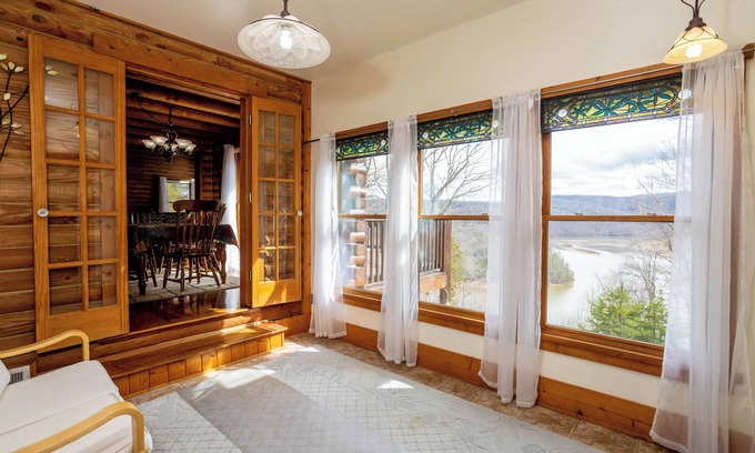 Draper Casa | Charming retreat in Draper, VA. Perfect for relaxation amidst scenic beauty. Book your stay now!