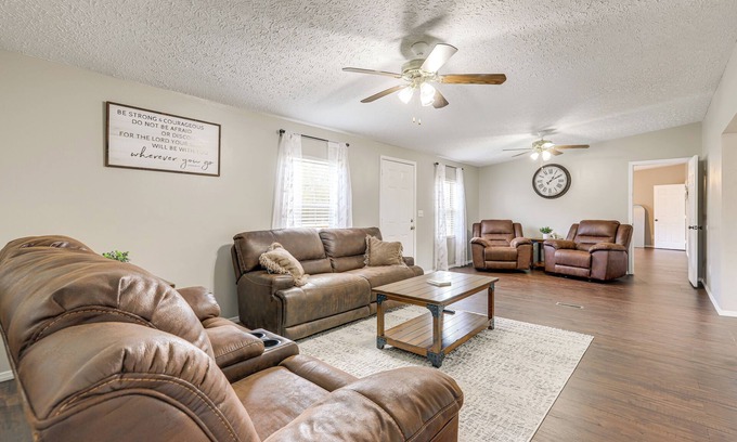 Rupert Casa | Charming Retreat w/ Games & Yard in Oglethorpe!