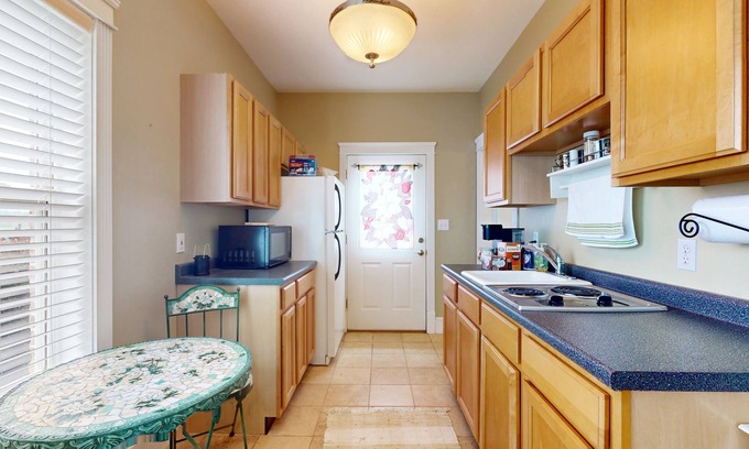 Rockford Apartamento | Charming retreat with Smoky Mountain views, kitchenette, & central AC