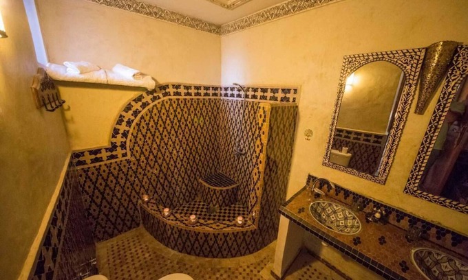 R'habet Zbib Casa | Encantador Riad Ouliya en Fez con auténtico diseño marroquí
