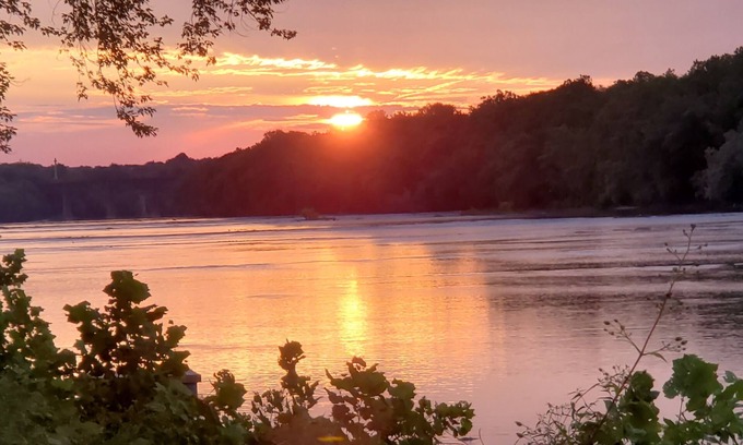 Shepherdstown Casa | Charming River House and Cottage in Shepherdstown